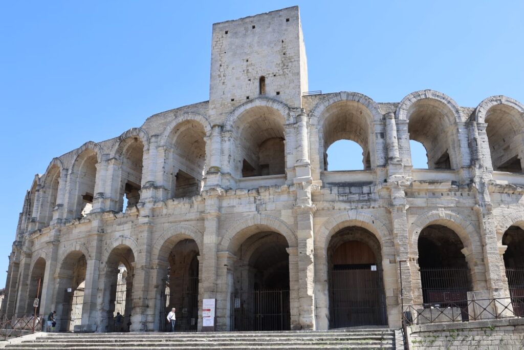Arles Camargue arènes